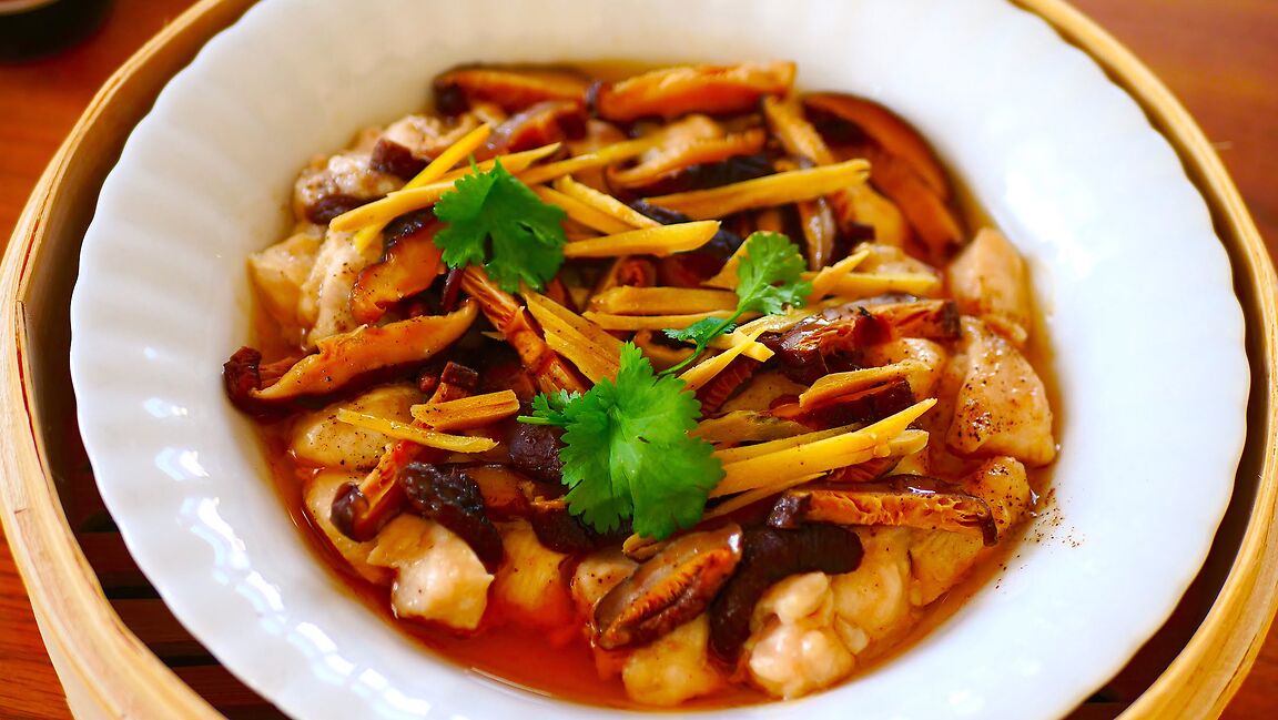 Orientalny Kurczak z Grzybami